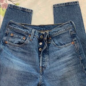 LEVI’S 501 STRETCH SKINNY JEANS
